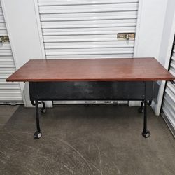 Table / Desk