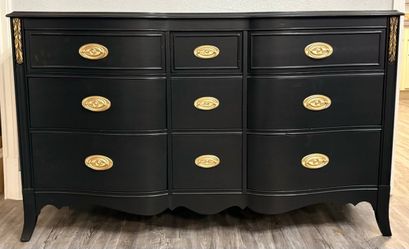 9 Drawer Solid Wood Serpentine Black & Gold Dresser