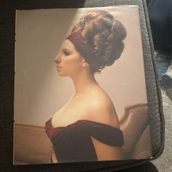 Barbra Streisand in the camera, I loaded with great photographs and biography of a fascinating woman