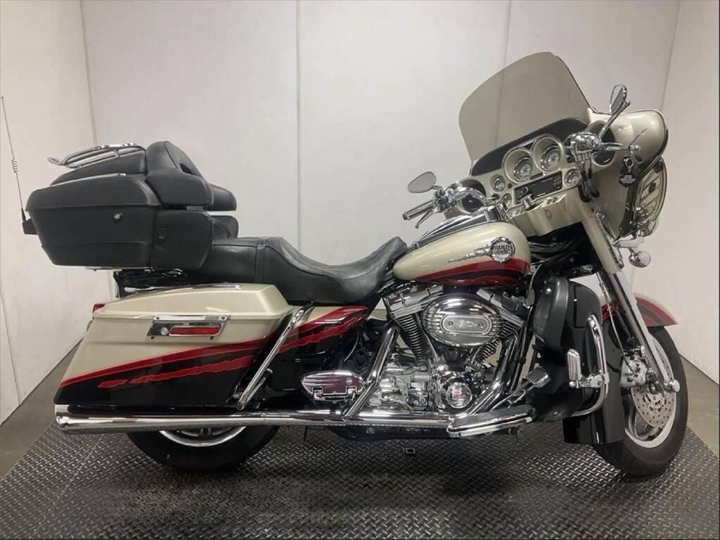2006 Harley-Davidson CVO Screamin Eagle Ultra Classic Electra Glide