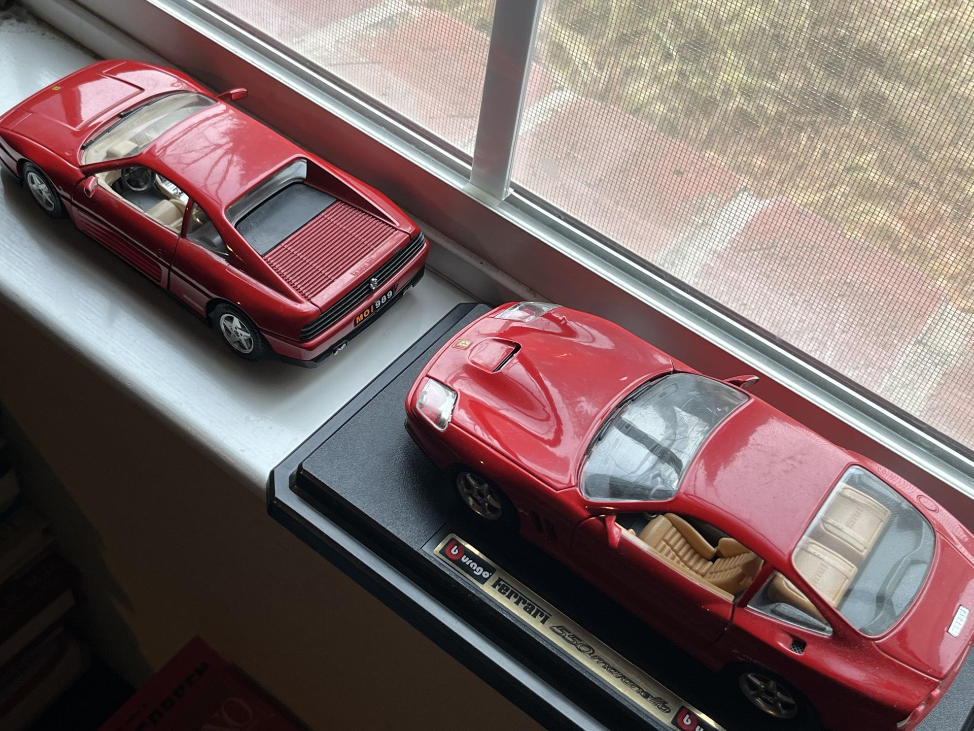 Ferrari model cars 1:24 pair