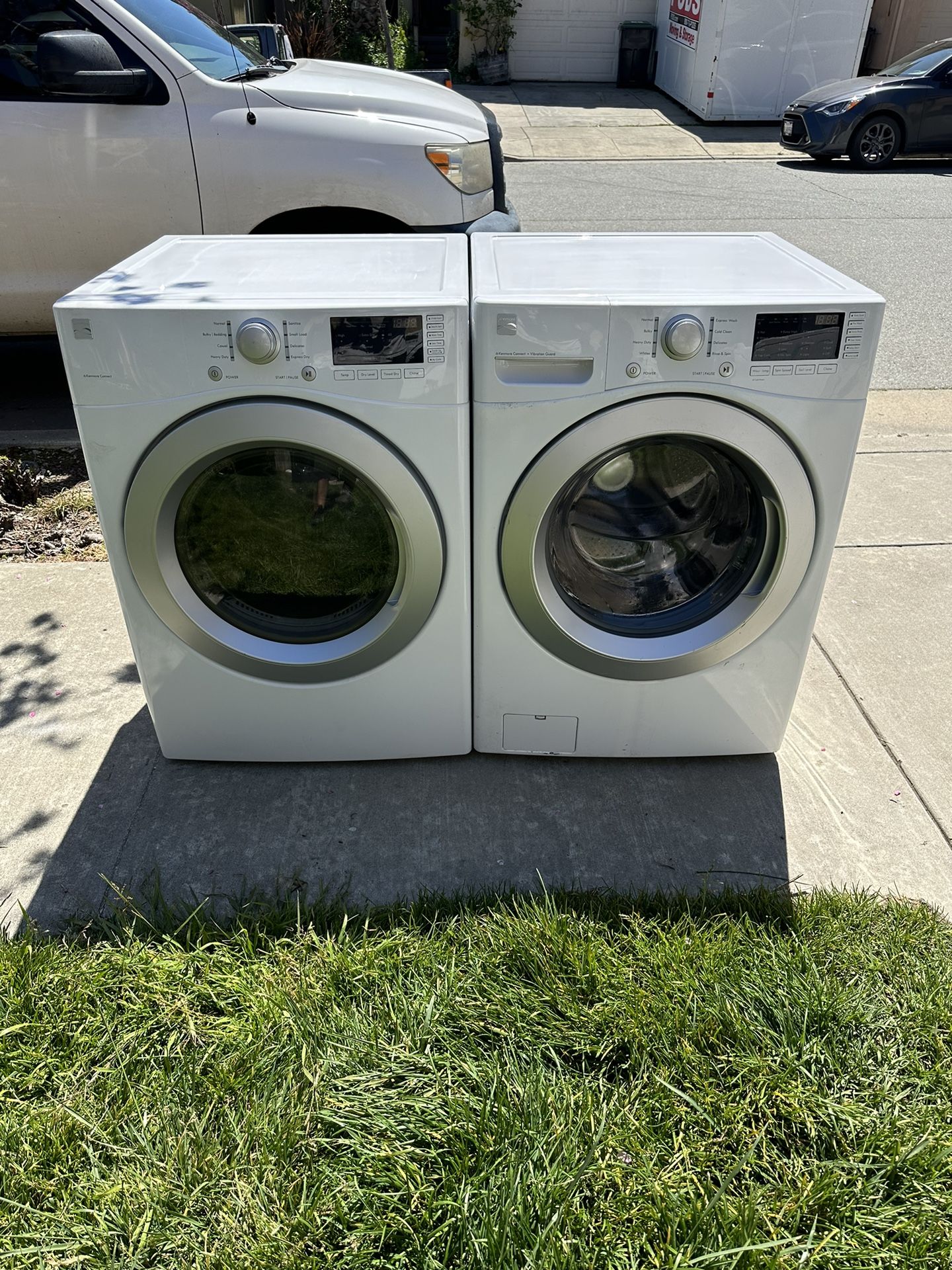 Kenmore Washer/Dryer (Gas Dryer + Stackable) 