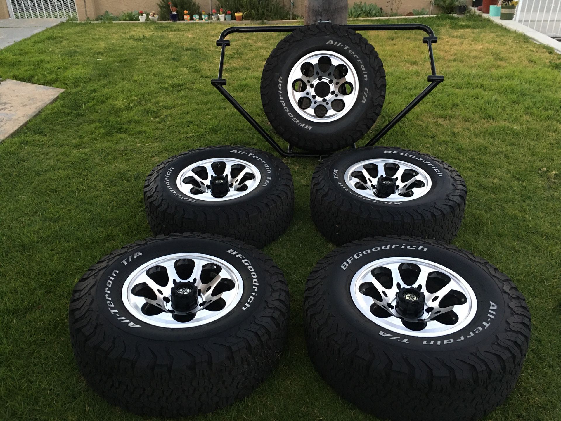 Set (5) wheels and tires 2015 Toyota Tacoma