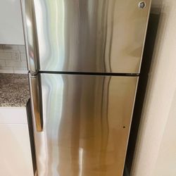 Ge top freezer refrigerator 