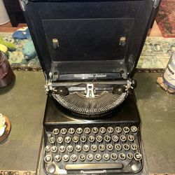30’s Remington Junior Typewriter