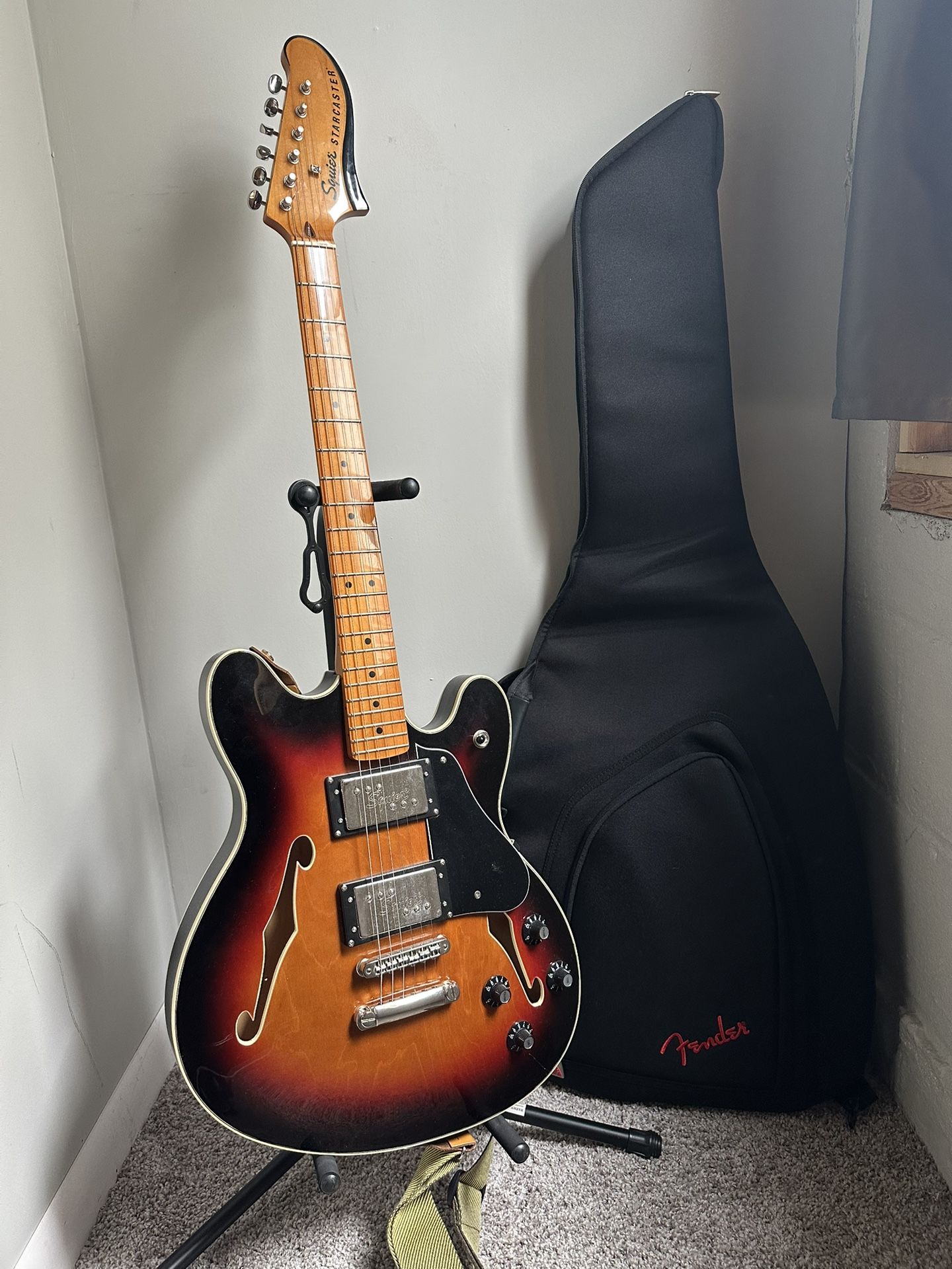 Squire Classic Vibe Starcaster (with Case and Strap)
