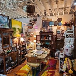 Vintage MCM Lighting, Rugs, Mirrors, Brass, Art, Pottery, Foo Dogs, Furniture 