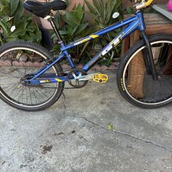 GT PRO SERIES 24’ BMX BIKE 