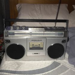 Ion Boombox Deluxe Speaker/Bluetooth/Cassette Player
