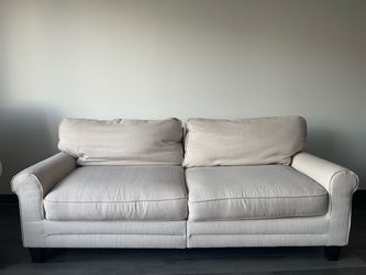 Cream Upholstered Sofa – Excellent Condition