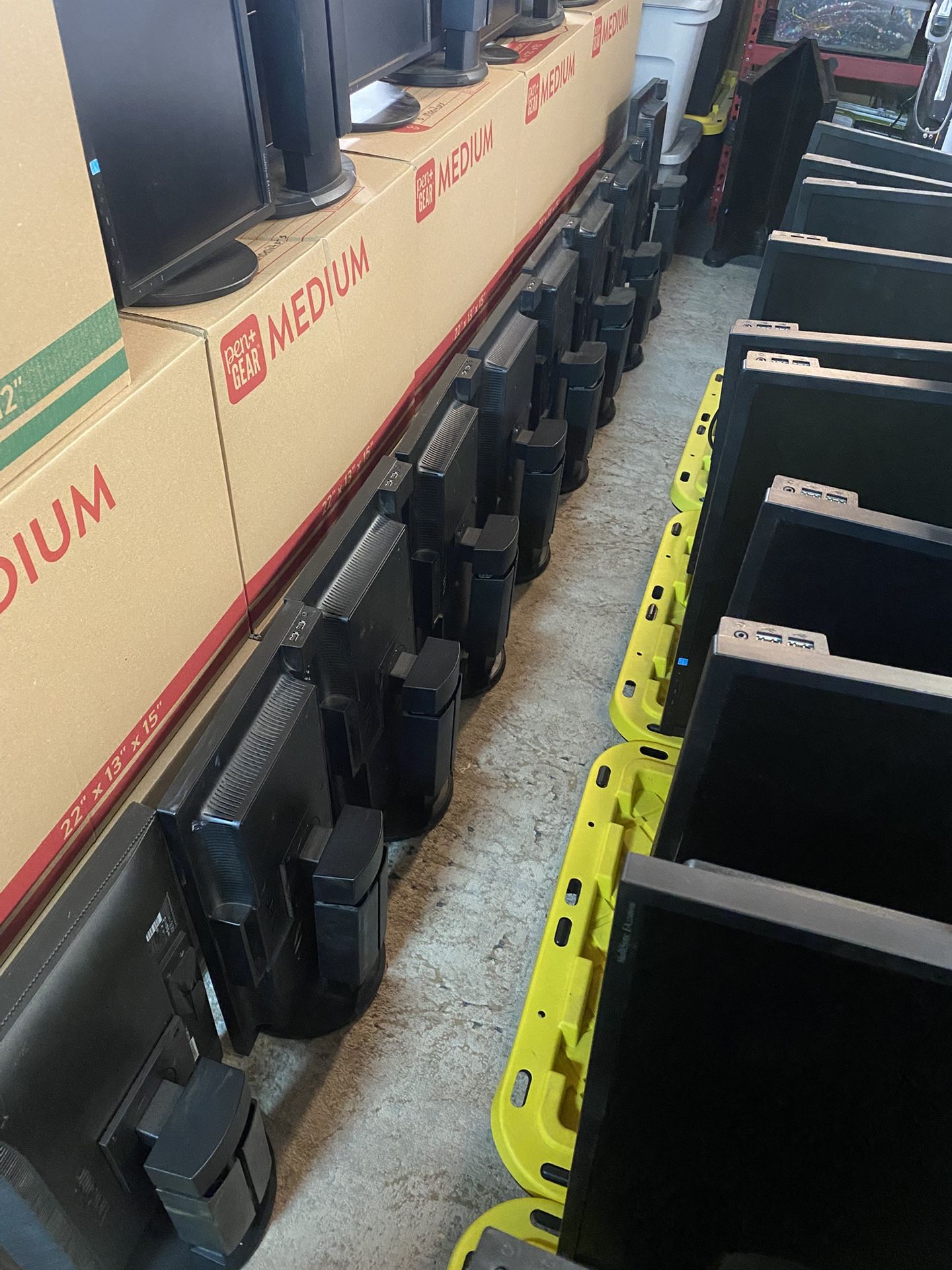 Huge Computer Lot – 50 Lenovo PCs + 140 Monitors + Accessories
