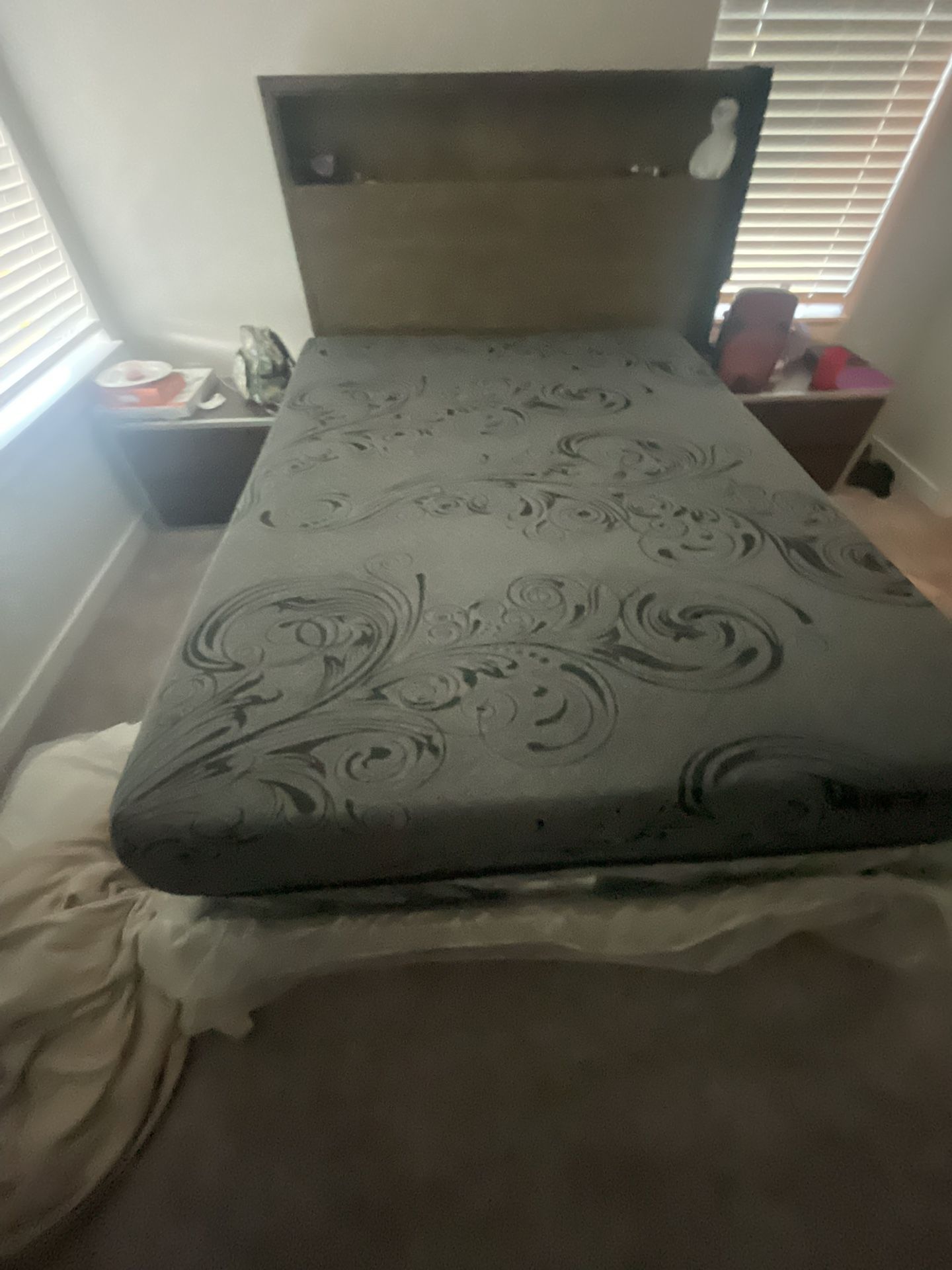 Queen Size Full Brand New Foam Mattress And Box Spring 