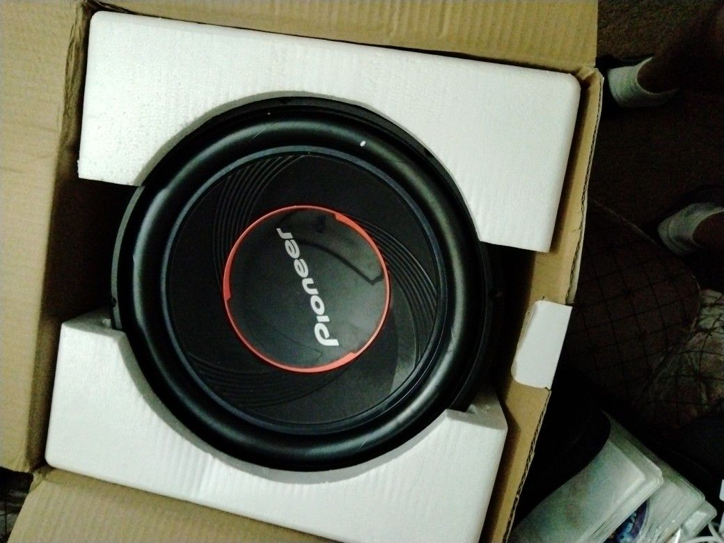 Brand New Pioneer Speaker's .Never Used