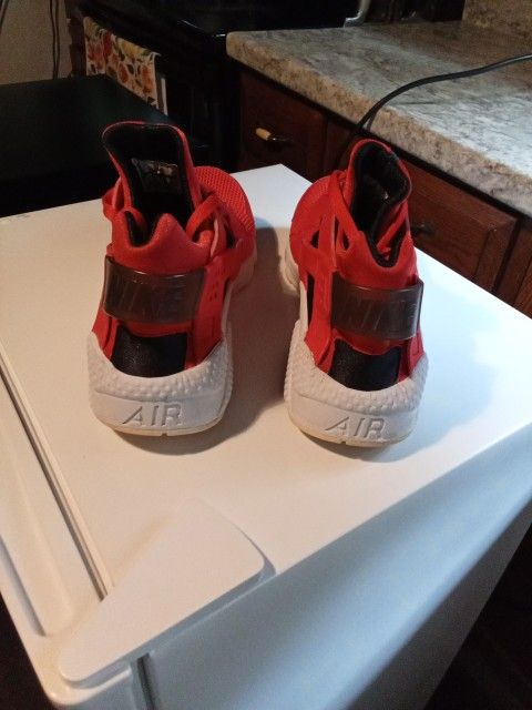 Nikes Size 13