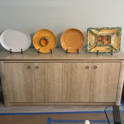 Plate Decors And Perfect For Entertainment.