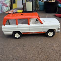 Vintage Tonka Jeep Wagoneer Ambulance 