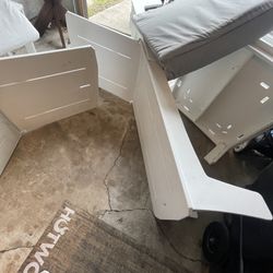 White Ledge Louger Pool Furniture 