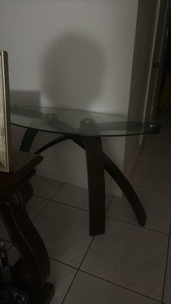 Beautiful Entrance Table only$50