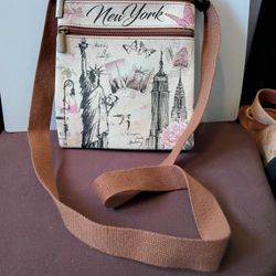 GLAM So Chic New York City Cross body souvenir bag

