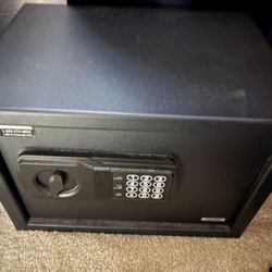 Premium Safe With Keypad And Key 