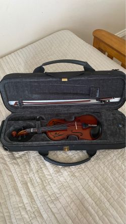 Delgado half size violin $$ 145.00 pick up in La Verne)