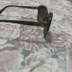 Coach sunglasses No scratch