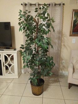 Artificial tree for decor