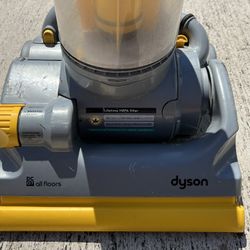 Dyson DC07 Vacuum Cleaner