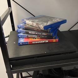 PS4 Slim With Games
