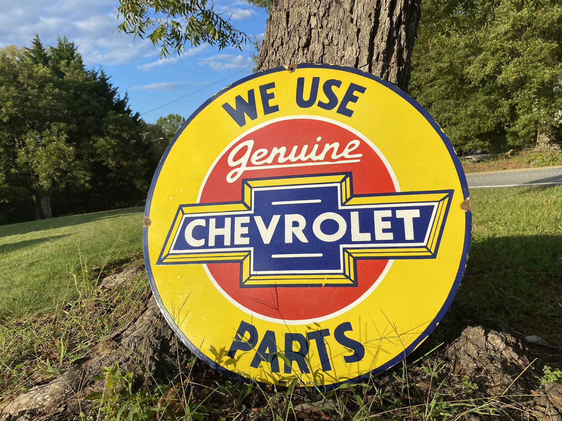 CHEVROLETe PARTS PORCELAIN ENAMEL SIGN 30 INCHES ROUND
