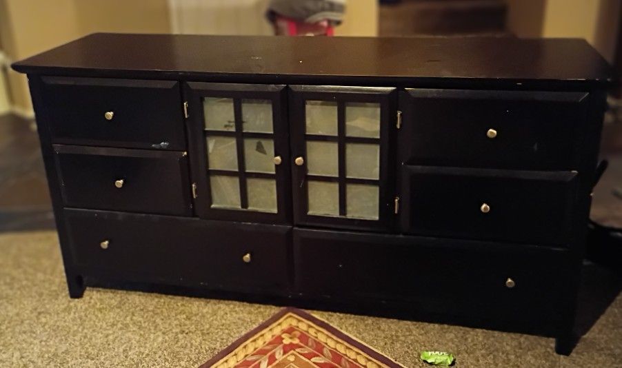 Black Dresser With Mirror