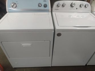 Whirlpool Set Washer And Gas Dryer They Both Work Great Clean Inside And Out I Can Deliver To Your Driveway For A Small Fee