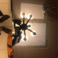 Apple iPad 2 & Samsung Tablet