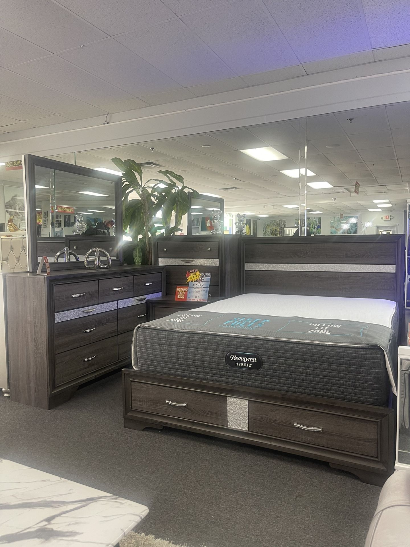 New 5 Pc Bedroom Set