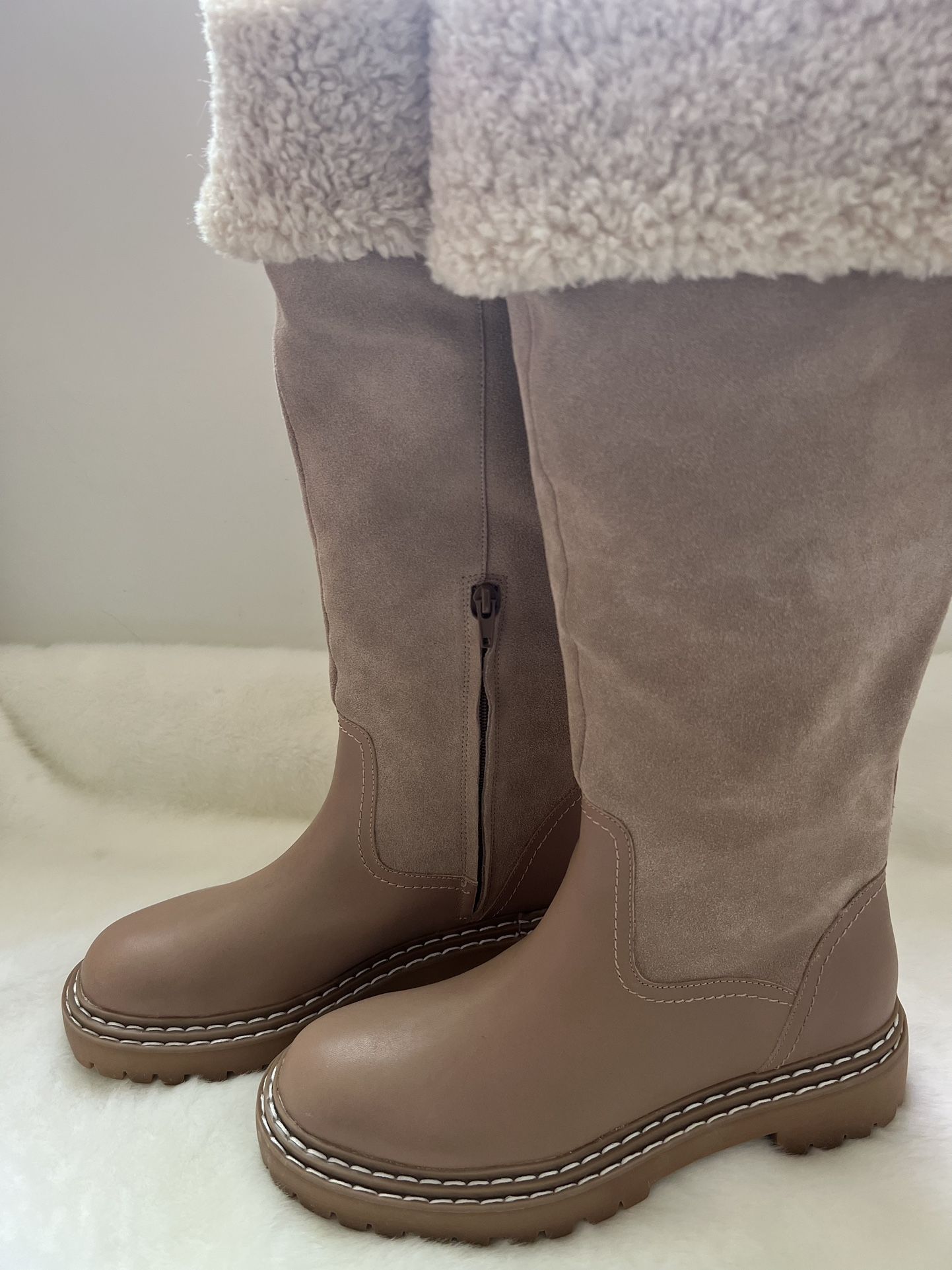 New! Splendid Wmn Antonia Faux Fur Cuff Baby Pink Suede Warm Winter Lug Boots! Size 9.5