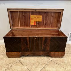 Vintage 1900’s Caswell-Runyan Co. Cedar Chest