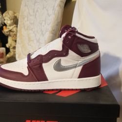 Air Jordan retro 1 Bordeaux size 7y 