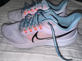Nike Women shoes size 9