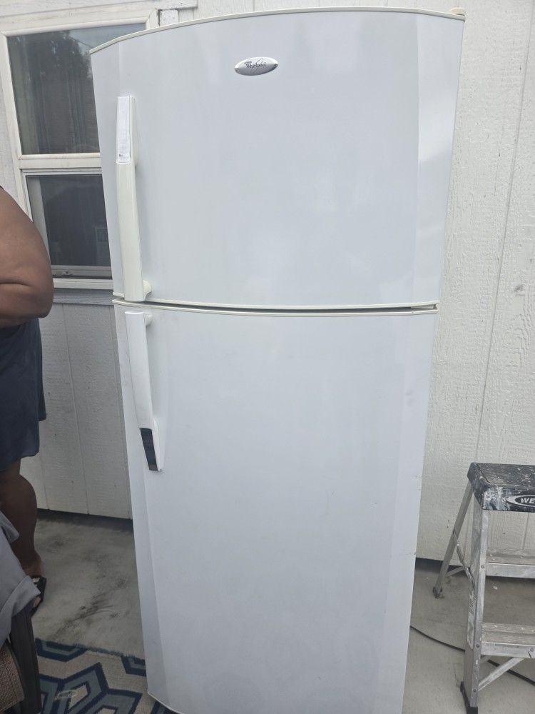 Refrigerator $40 . The Bottom Door Doesn't Close Good . Needs The Magnetic Strip Gasket.  But Works Good 