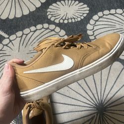 Men’s Nike skate shoes