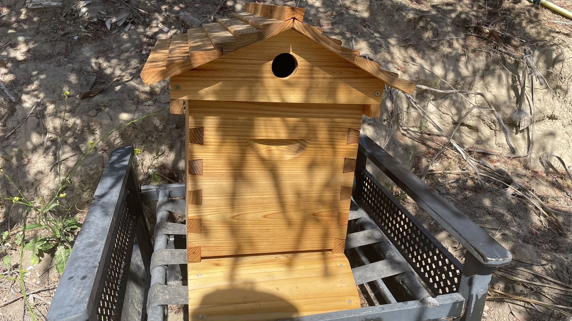 Bee Hive Includes Bees Incudes bee Home With Valves For Easy Extraction Of Honey