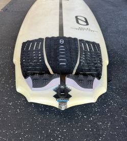 Tomo+LFT Slater Designs 5’6” shortboard surfboard