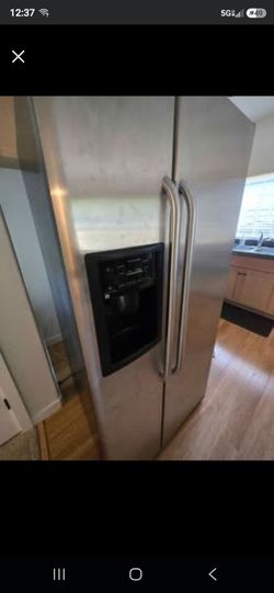 Free Scrap Fridge could be repaired uhaul down flight of stairs