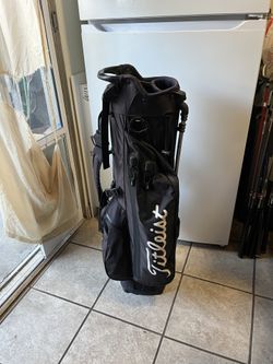 Titleist Stadry Black Stand Golf Bag - 4 Way Divider