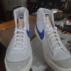 Nike Blazer Sneakers