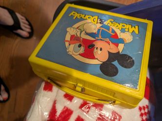 Old lunch boxes recotd player
