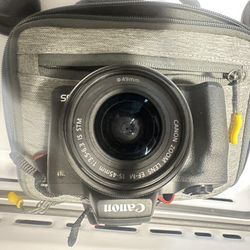 Camera EOS M50