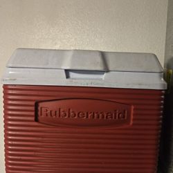 Rubbermaid Cooler 