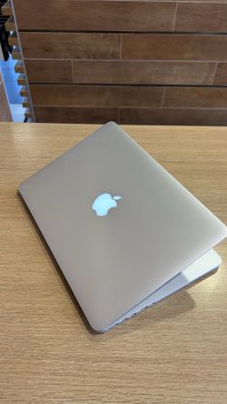 Apple MacBook Pro 13” Retina i5/8GB/256GB SSD $180