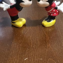 Micky And Mini Shakers